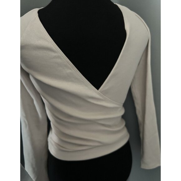 Zara Ribbed Crossover Long Sleeve Shirt Deep V Pullover Open Back Size M beige - Picture 3 of 6